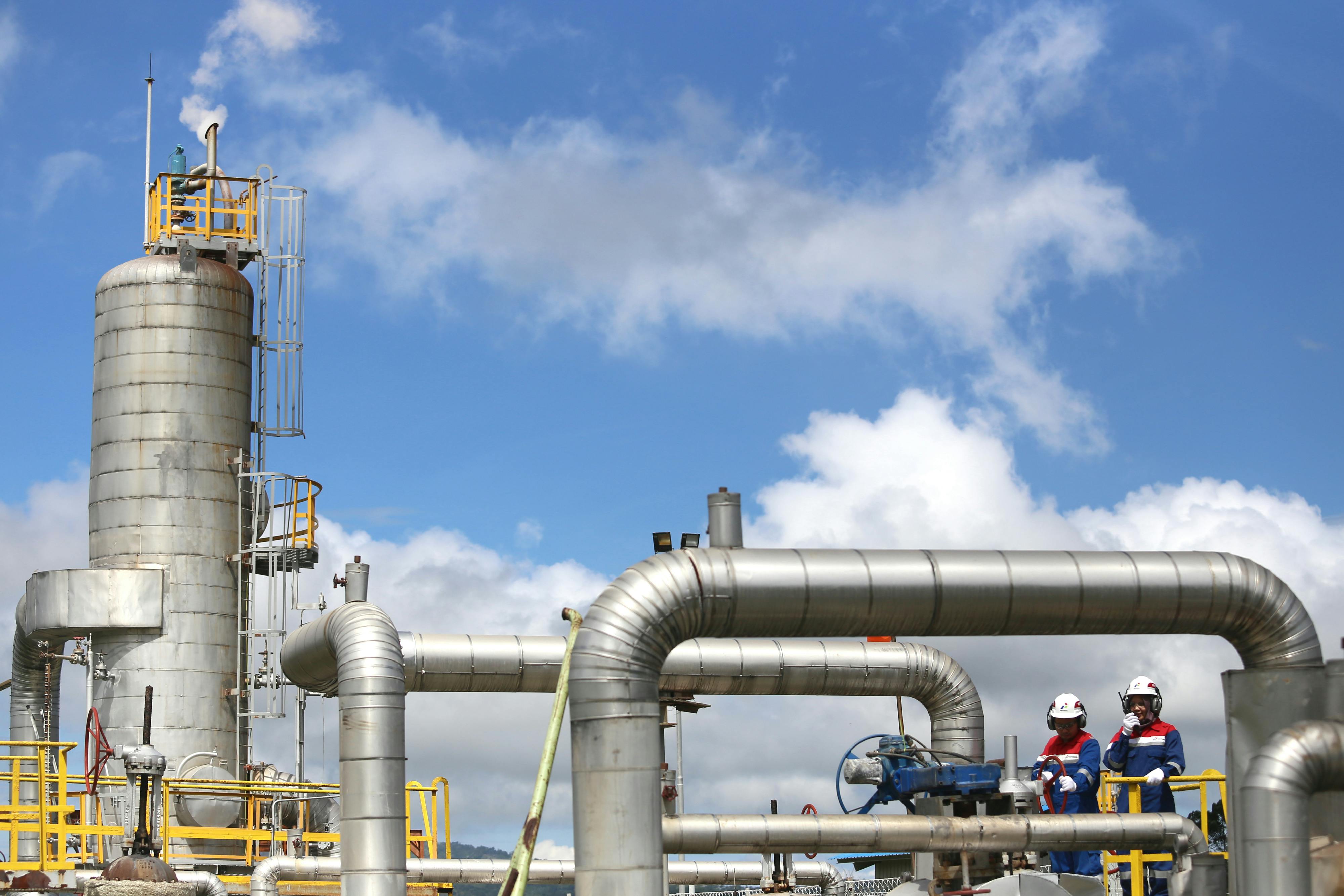 Offshore engineering team